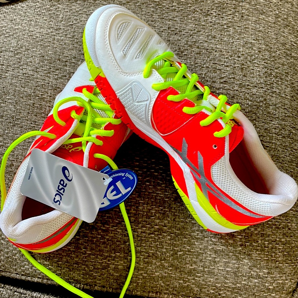 ASICS Gel Tennis shoes. Brand new with tags. Perfect for this seasons tennis.